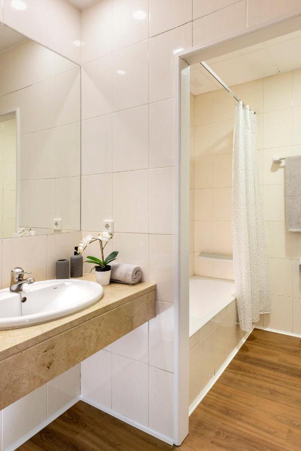 Micampus Armendariz Student Residence إشبيلية المظهر الخارجي الصورة